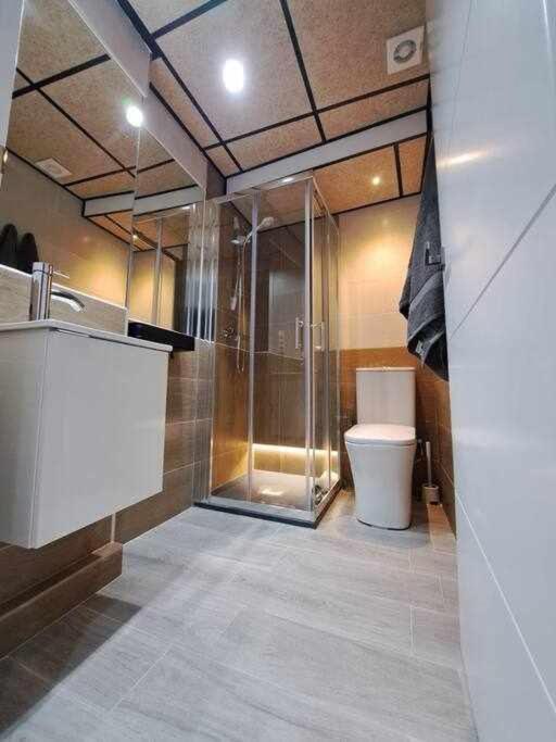 Acc Serrano 1 Aparcamiento Cercano Apartment Jaén Екстериор снимка
